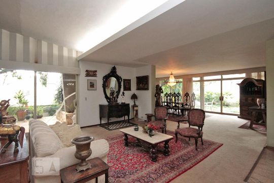 Sala de casa à venda com 4 quartos, 600m² em Pacaembu, São Paulo