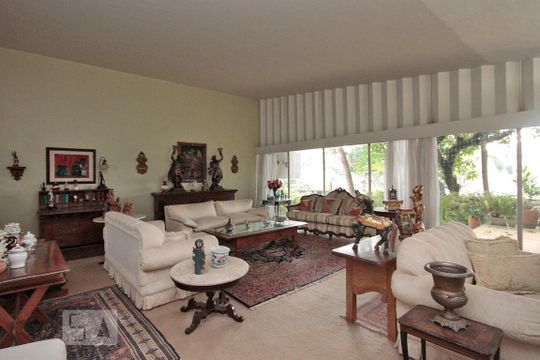 Sala de casa à venda com 4 quartos, 600m² em Pacaembu, São Paulo