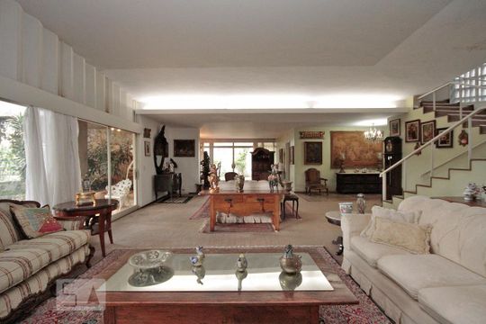 Sala de casa à venda com 4 quartos, 600m² em Pacaembu, São Paulo