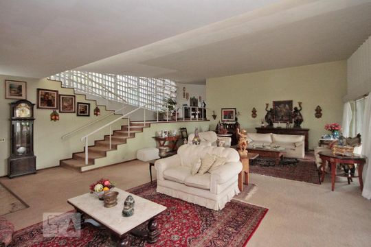 Sala de casa à venda com 4 quartos, 600m² em Pacaembu, São Paulo
