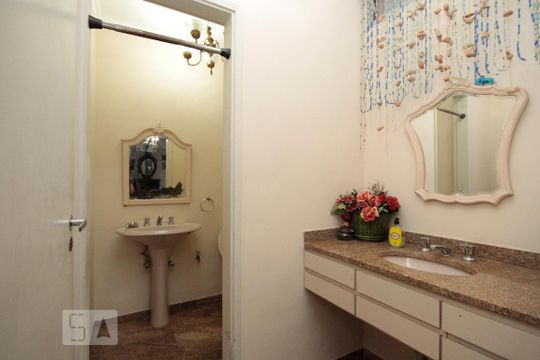 Lavabo de casa à venda com 4 quartos, 600m² em Pacaembu, São Paulo