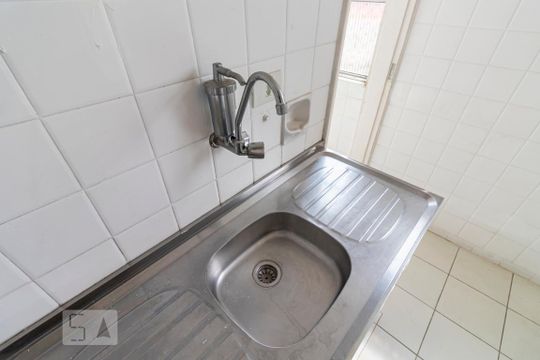 Cozinha de apartamento à venda com 2 quartos, 58m² em Vila Monumento, São Paulo