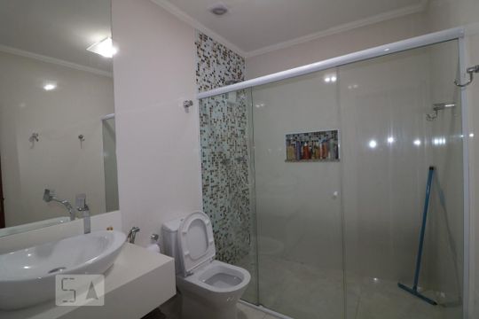 Banheiro de casa à venda com 2 quartos, 130m² em Vila Carrão, São Paulo