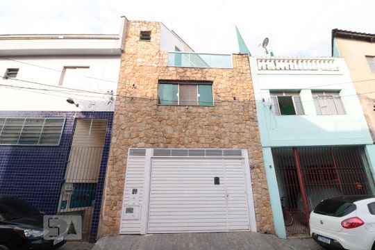Fachada de casa à venda com 2 quartos, 130m² em Vila Carrão, São Paulo