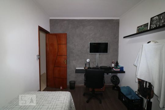 Quarto 2 de casa à venda com 2 quartos, 130m² em Vila Carrão, São Paulo