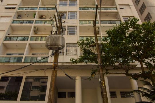 Fachada de apartamento para alugar com 1 quarto, 60m² em Barra Funda, Guarujá