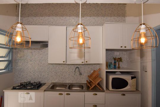Cozinha de apartamento para alugar com 1 quarto, 60m² em Barra Funda, Guarujá
