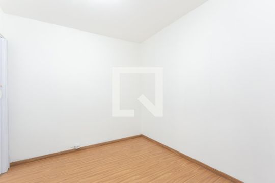 Quarto 1  de apartamento para alugar com 2 quartos, 56m² em Jardim Lucinda, São Paulo