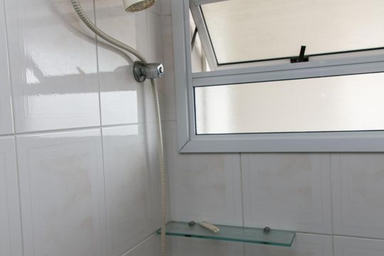 Banheiro da Suíte de apartamento para alugar com 3 quartos, 72m² em Vila Gustavo, São Paulo
