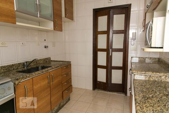 Cozinha de apartamento para alugar com 3 quartos, 72m² em Vila Gustavo, São Paulo