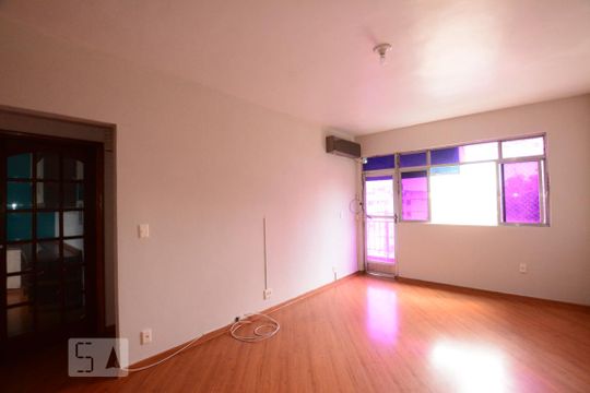 Sala de apartamento para alugar com 2 quartos, 96m² em Vila da Penha, Rio de Janeiro