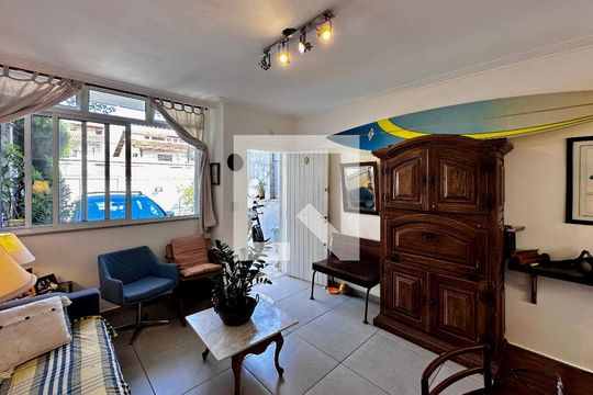 Sala de casa à venda com 3 quartos, 130m² em Vila Congonhas, São Paulo