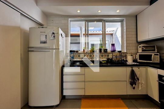 Cozinha de casa à venda com 3 quartos, 130m² em Vila Congonhas, São Paulo