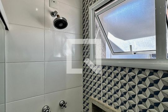 Banheiro Suíte 1 de casa à venda com 3 quartos, 130m² em Vila Congonhas, São Paulo