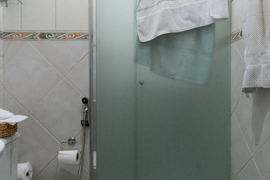 Banheiro de casa de condomínio à venda com 2 quartos, 70m² em Vila Guaca, São Paulo