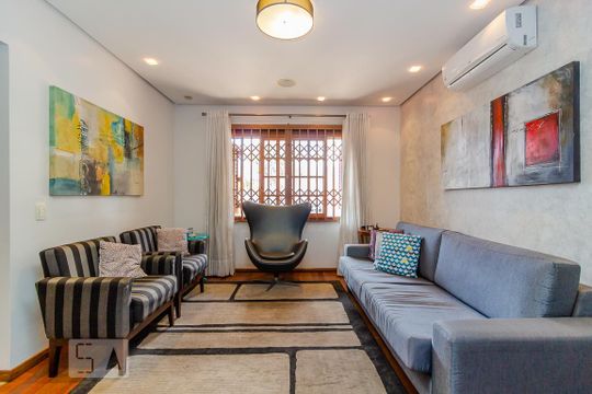 Casa para alugar com 4 quartos, 420m² em Medianeira, Porto Alegre