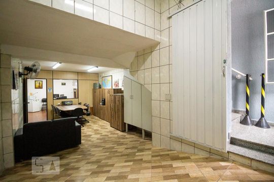 Garagem de casa à venda com 2 quartos, 250m² em Ipiranga, São Paulo