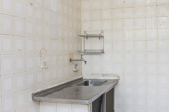 Cozinha de apartamento para alugar com 1 quarto, 45m² em Quintino Bocaiuva, Rio de Janeiro