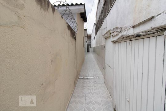 Corredor Lateral de casa à venda com 2 quartos, 80m² em Vila Maria, São Paulo