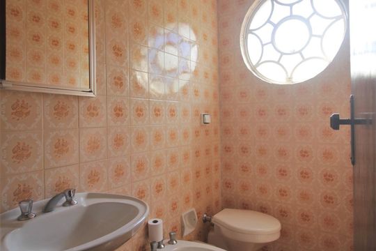 Banheiro de casa à venda com 3 quartos, 130m² em Jardim Londrina, São Paulo
