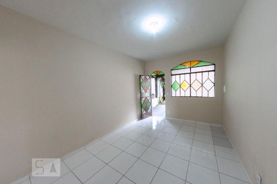 Casa à venda com 4 quartos, 120m² em Bandeirantes, Contagem