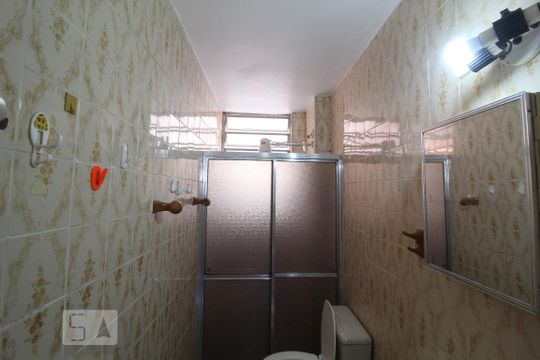 Banheiro social de apartamento para alugar com 2 quartos, 40m² em Rudge Ramos, São Bernardo do Campo