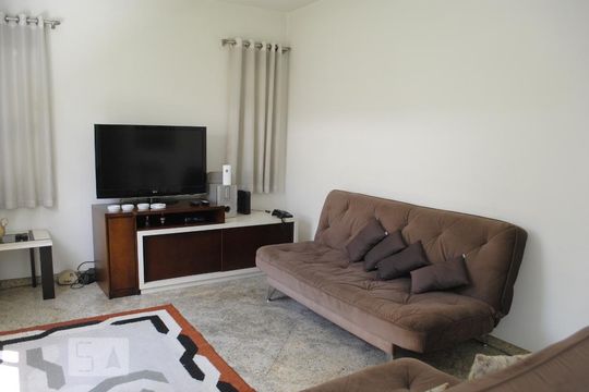 Sala de casa à venda com 3 quartos, 390m² em Vila Santa Clara, São Paulo
