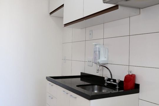 Cozinha de apartamento para alugar com 2 quartos, 49m² em Vila Andrade, São Paulo