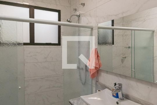 Banheiro de casa à venda com 3 quartos, 200m² em Vila Lemos, Campinas