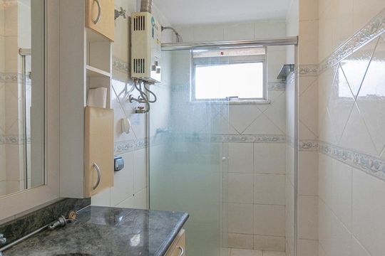 Banheiro de apartamento à venda com 2 quartos, 77m² em Vila Isabel, Rio de Janeiro