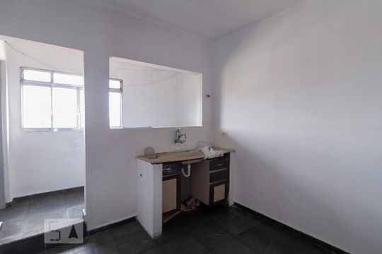 Cozinha de apartamento para alugar com 1 quarto, 50m² em Jardim Três Marias, São Paulo