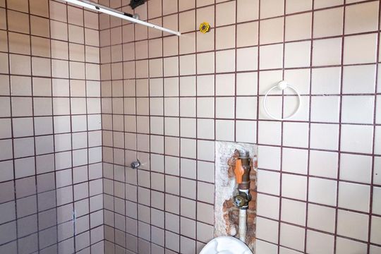 Banheiro de apartamento para alugar com 1 quarto, 50m² em Jardim Três Marias, São Paulo