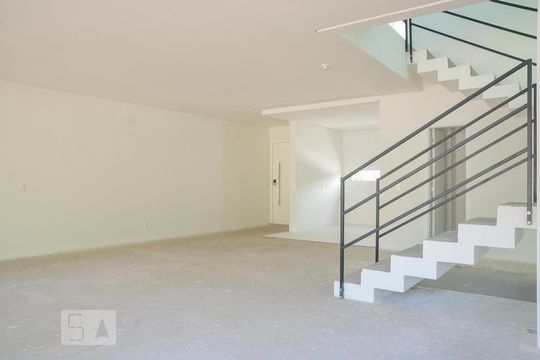 Sala de casa de condomínio à venda com 3 quartos, 276m² em Pedra Redonda, Porto Alegre