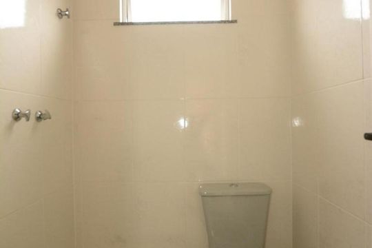 Banheiro  social de apartamento para alugar com 1 quarto, 62m² em Váz Lobo, Rio de Janeiro