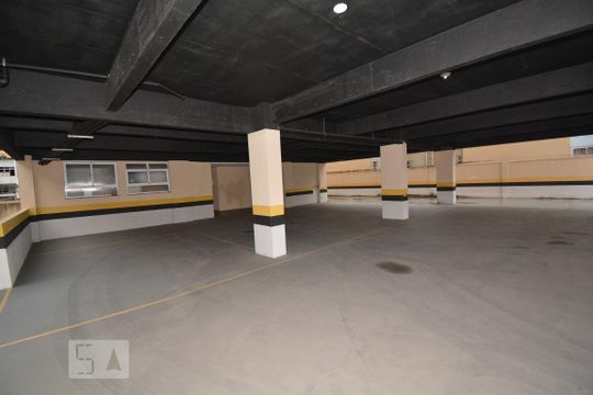 Garagem de apartamento para alugar com 2 quartos, 49m² em Váz Lobo, Rio de Janeiro