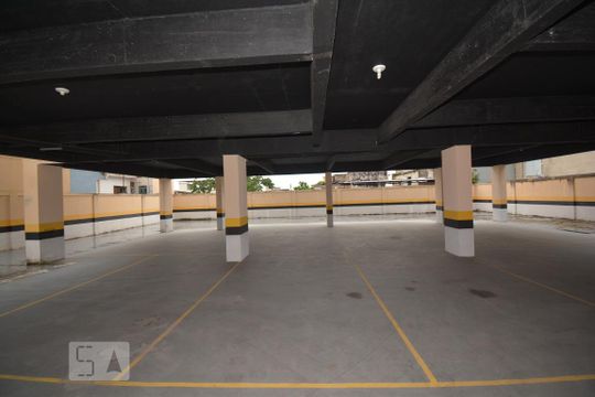 Garagem de apartamento para alugar com 2 quartos, 49m² em Váz Lobo, Rio de Janeiro