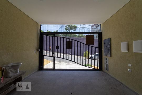 Garagem de casa para alugar com 2 quartos, 70m² em Cidade Satélite Santa Bárbara, São Paulo