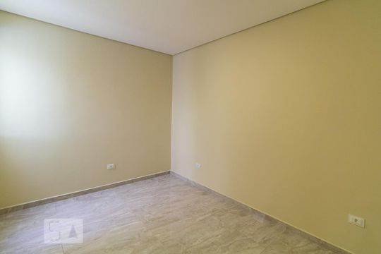 Quarto 1 de casa para alugar com 2 quartos, 70m² em Cidade Satélite Santa Bárbara, São Paulo