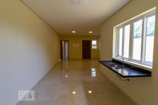 Cozinha de casa para alugar com 3 quartos, 130m² em Cidade Satélite Santa Bárbara, São Paulo
