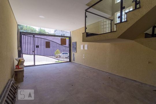 Garagem de casa para alugar com 3 quartos, 130m² em Cidade Satélite Santa Bárbara, São Paulo
