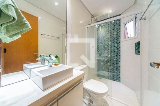 Banheiro do Quarto 2 de apartamento à venda com 2 quartos, 140m² em Vila Assunção, Santo André