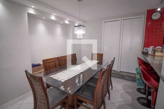 Copa de casa à venda com 4 quartos, 234m² em Parque Sao Lucas, São Paulo