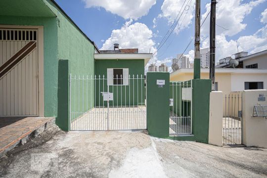 Fachada de casa à venda com 2 quartos, 125m² em Conceição, Osasco