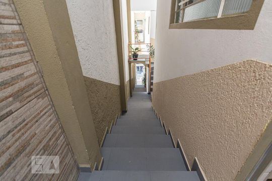 Entrada/Fachada de apartamento para alugar com 1 quarto, 30m² em Jardim Maria Rosa, Taboão da Serra