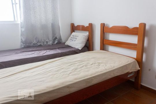 Detalhe sala/quarto de kitnet/studio para alugar com 1 quarto, 25m² em Aviação, Praia Grande