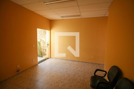 Casa à venda com 2 quartos, 175m² em Vila Bertioga, São Paulo