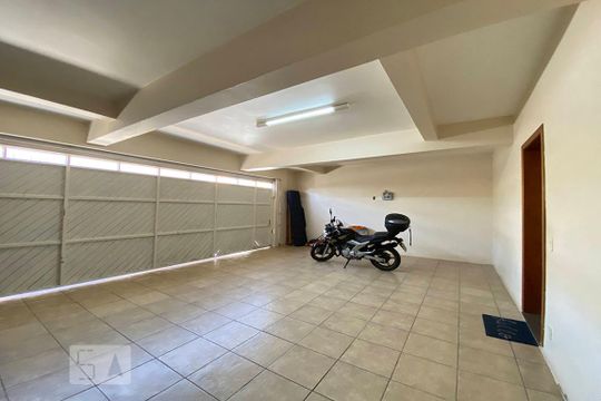 Garagem de casa à venda com 4 quartos, 450m² em Feitoria, São Leopoldo