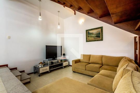 Sala de TV de casa para alugar com 3 quartos, 297m² em Vila Rosália, Guarulhos