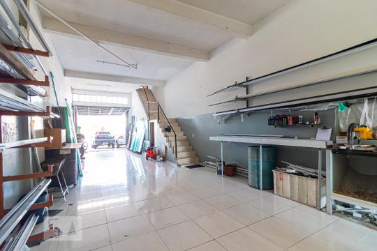 Garagem de casa à venda com 6 quartos, 400m² em Sapopemba, São Paulo