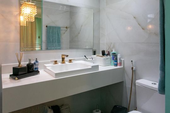 Banheiro da Suíte de casa de condomínio à venda com 3 quartos, 120m² em Vargem Pequena, Rio de Janeiro